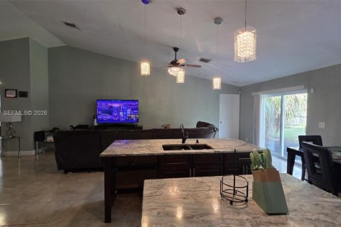 House in Port St. Lucie, Florida 4 bedrooms, 217.39 sq.m. № 2027275 - photo 7