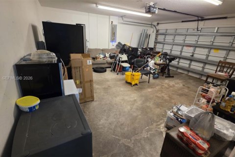 House in Port St. Lucie, Florida 4 bedrooms, 217.39 sq.m. № 2027275 - photo 17