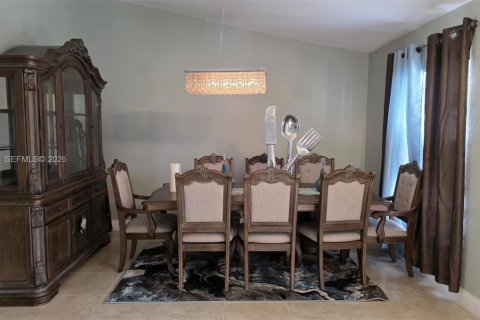 House in Port St. Lucie, Florida 4 bedrooms, 217.39 sq.m. № 2027275 - photo 9