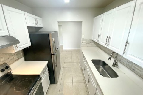 Appartement à louer à Hallandale Beach, Floride: 1 chambre, 60.39 m2 № 1965252 - photo 2