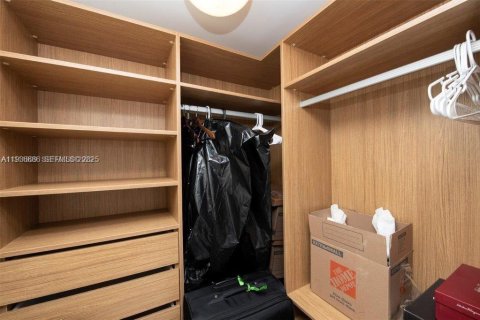 Condo in Miami, Florida, 2 bedrooms  № 1994726 - photo 28