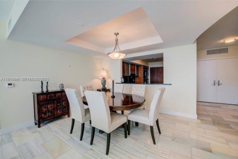 Condo in Miami, Florida, 2 bedrooms  № 1994726 - photo 12