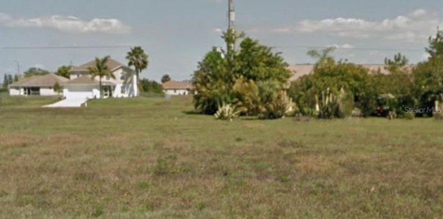Land in Cape Coral, Florida № 2161763