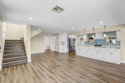 Villa ou maison à vendre à Bradenton, Floride: 3 chambres, 238.29 m2 № 2129260 - photo 6