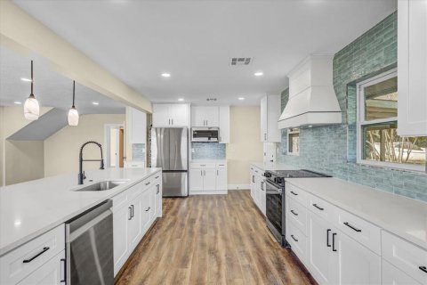 Villa ou maison à vendre à Bradenton, Floride: 3 chambres, 238.29 m2 № 2129260 - photo 15