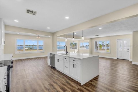 Villa ou maison à vendre à Bradenton, Floride: 3 chambres, 238.29 m2 № 2129260 - photo 16