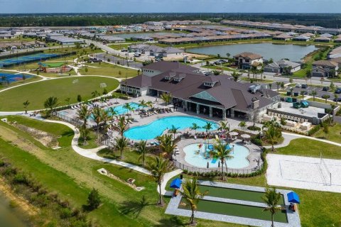 Townhouse in Fort Myers, Florida 3 bedrooms, 179.67 sq.m. № 1226886 - photo 1