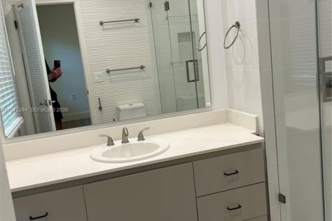Villa ou maison à louer à Miami, Floride: 4 chambres, 265.24 m2 № 1999977 - photo 23