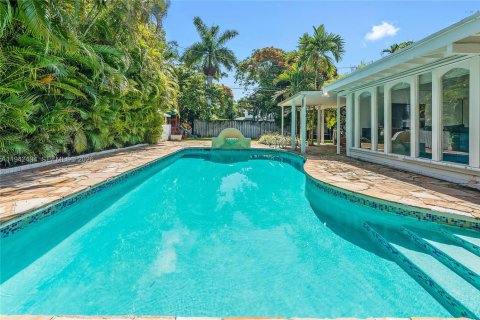 Villa ou maison à louer à Miami, Floride: 4 chambres, 265.24 m2 № 1999977 - photo 21