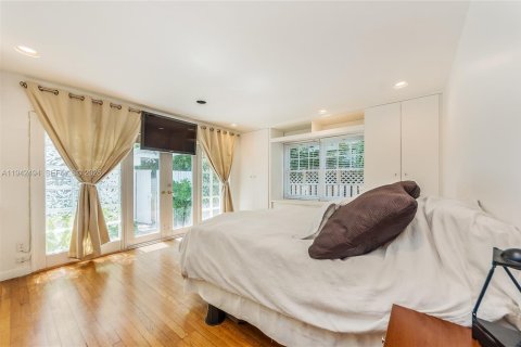 Villa ou maison à louer à Miami, Floride: 4 chambres, 265.24 m2 № 1999977 - photo 18