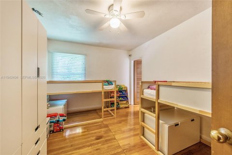 Villa ou maison à louer à Miami, Floride: 4 chambres, 265.24 m2 № 1999977 - photo 25