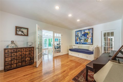 Villa ou maison à louer à Miami, Floride: 4 chambres, 265.24 m2 № 1999977 - photo 5