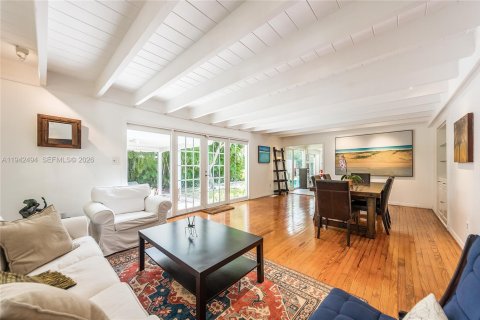 Villa ou maison à louer à Miami, Floride: 4 chambres, 265.24 m2 № 1999977 - photo 14