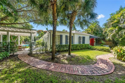 Villa ou maison à Miami, Floride 4 chambres, 265.24 m2 № 1999977