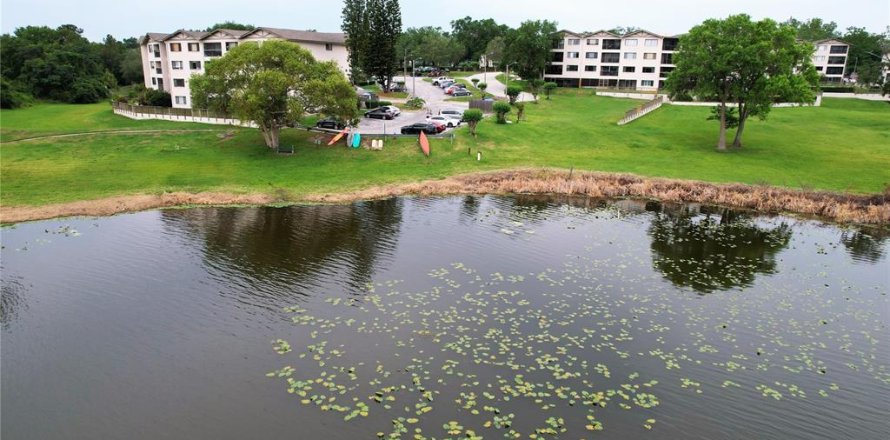 Condominio en Altamonte Springs, Florida, 3 dormitorios № 2103421