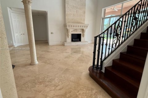 Villa ou maison à louer à Weston, Floride: 5 chambres, 402.73 m2 № 1756124 - photo 10
