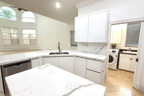 Villa ou maison à louer à Weston, Floride: 5 chambres, 402.73 m2 № 1756124 - photo 5