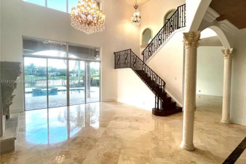 Villa ou maison à louer à Weston, Floride: 5 chambres, 402.73 m2 № 1756124 - photo 12
