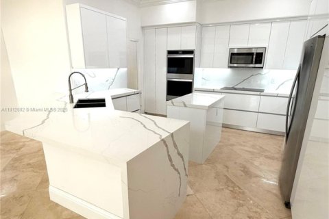 Villa ou maison à louer à Weston, Floride: 5 chambres, 402.73 m2 № 1756124 - photo 4