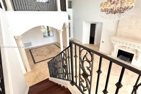 Villa ou maison à louer à Weston, Floride: 5 chambres, 402.73 m2 № 1756124 - photo 16