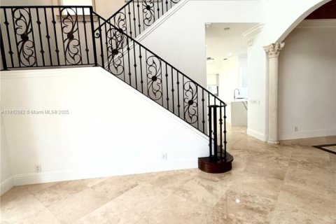 Villa ou maison à louer à Weston, Floride: 5 chambres, 402.73 m2 № 1756124 - photo 11