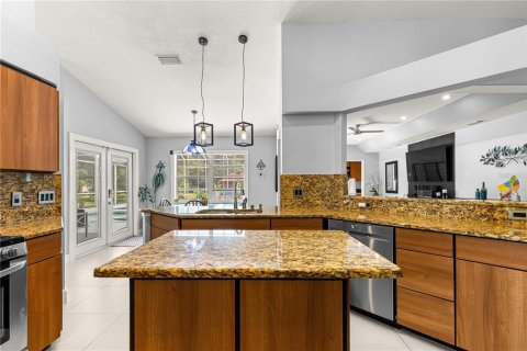 Casa en venta en Silver Springs Shores, Florida, 4 dormitorios, 230.86 m2 № 1885809 - foto 13
