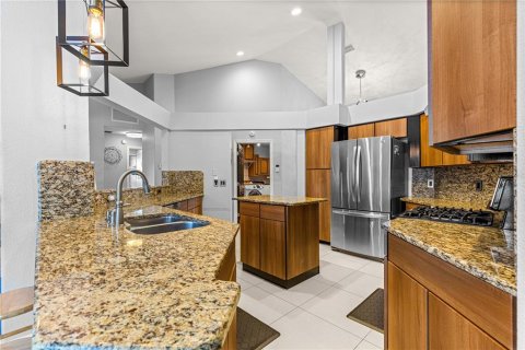 Casa en venta en Silver Springs Shores, Florida, 4 dormitorios, 230.86 m2 № 1885809 - foto 11