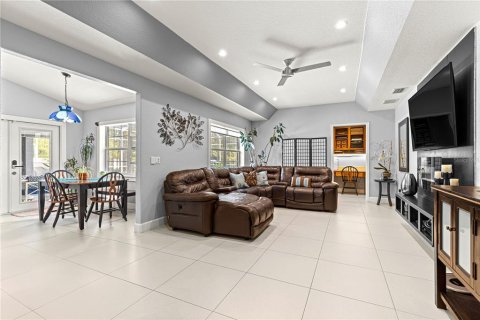 Casa en venta en Silver Springs Shores, Florida, 4 dormitorios, 230.86 m2 № 1885809 - foto 30