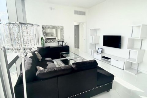Condominio en alquiler en Miami, Florida, 1 dormitorio № 2077050 - foto 2