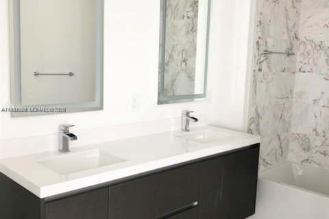 Condominio en alquiler en Miami, Florida, 1 dormitorio № 2077050 - foto 10