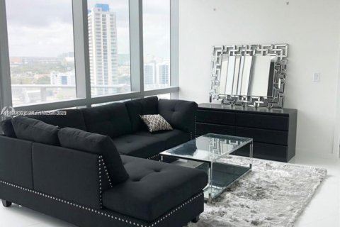 Condominio en Miami, Florida, 1 dormitorio  № 2077050