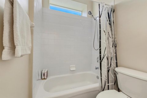 House in Port St. Lucie, Florida 2 bedrooms, 124.49 sq.m. № 2262715 - photo 21