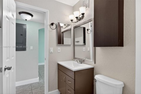 Adosado en venta en Sunrise, Florida, 3 dormitorios, 140.1 m2 № 2049516 - foto 26