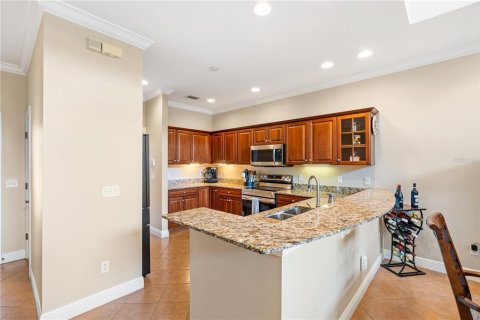Adosado en venta en Saint Petersburg, Florida, 3 dormitorios, 211.91 m2 № 2218888 - foto 8
