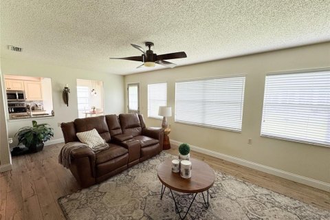 Casa en venta en New Port Richey, Florida, 2 dormitorios, 159.23 m2 № 1791159 - foto 12