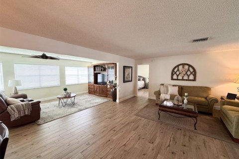 Casa en venta en New Port Richey, Florida, 2 dormitorios, 159.23 m2 № 1791159 - foto 6