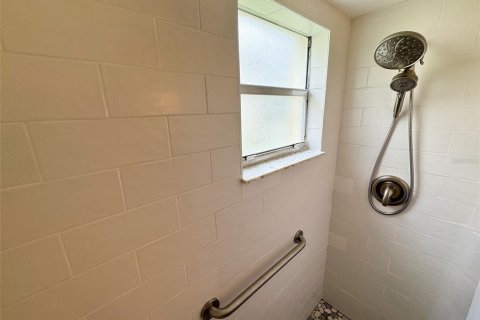 Casa en venta en New Port Richey, Florida, 2 dormitorios, 159.23 m2 № 1791159 - foto 28