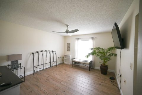 Casa en venta en New Port Richey, Florida, 2 dormitorios, 159.23 m2 № 1791159 - foto 29