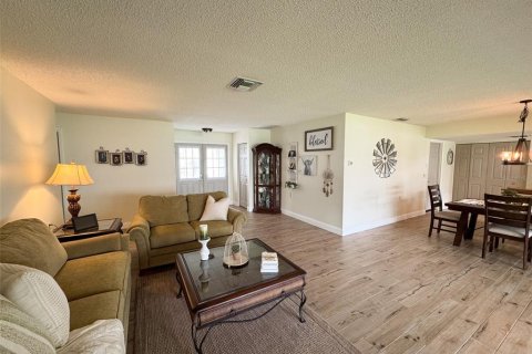 Casa en venta en New Port Richey, Florida, 2 dormitorios, 159.23 m2 № 1791159 - foto 7