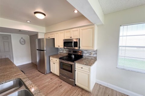 Casa en venta en New Port Richey, Florida, 2 dormitorios, 159.23 m2 № 1791159 - foto 17