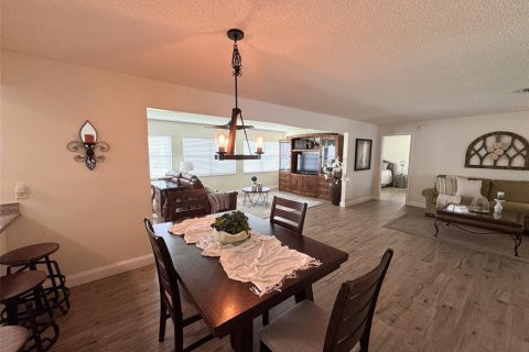Casa en venta en New Port Richey, Florida, 2 dormitorios, 159.23 m2 № 1791159 - foto 21