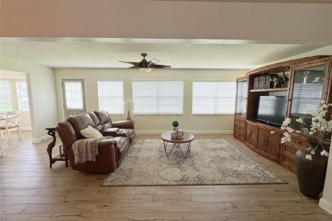 Casa en venta en New Port Richey, Florida, 2 dormitorios, 159.23 m2 № 1791159 - foto 11