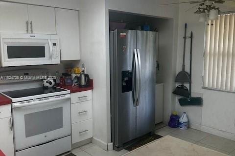 Condo in Margate, Florida, 2 bedrooms  № 2040879 - photo 13