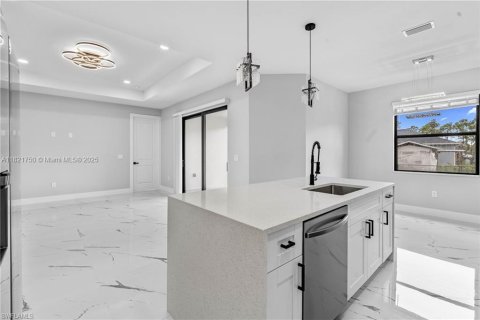 Casa en venta en Lehigh Acres, Florida, 4 dormitorios, 159.7 m2 № 1784110 - foto 14