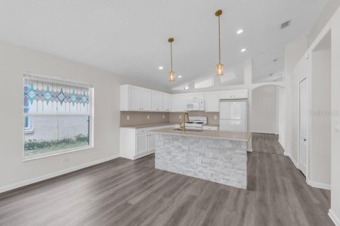 Villa ou maison à louer à Clermont, Floride: 4 chambres, 177.72 m2 № 2387687 - photo 3