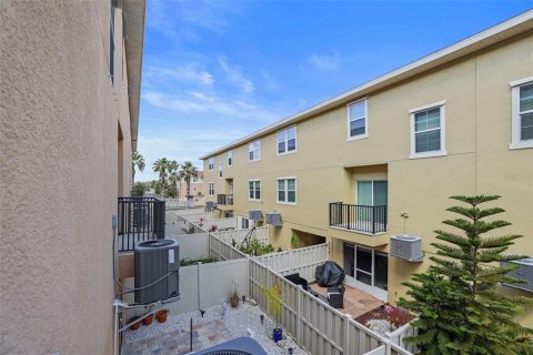 Adosado en venta en New Port Richey, Florida, 2 dormitorios, 140.19 m2 № 1723215 - foto 12