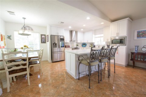 House in Homestead, Florida 4 bedrooms, 217.48 sq.m. № 2016988 - photo 10