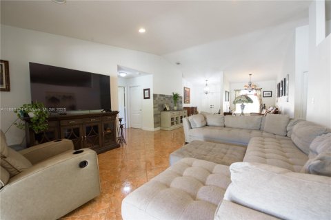 House in Homestead, Florida 4 bedrooms, 217.48 sq.m. № 2016988 - photo 6
