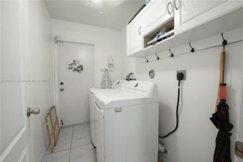 House in Homestead, Florida 4 bedrooms, 217.48 sq.m. № 2016988 - photo 22