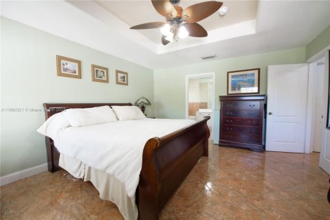 House in Homestead, Florida 4 bedrooms, 217.48 sq.m. № 2016988 - photo 16